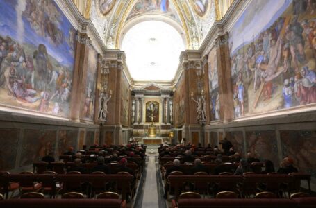 A ‘chatbot’ can’t replace angels, Bishop Varden tells Pope Leo, Roman Curia