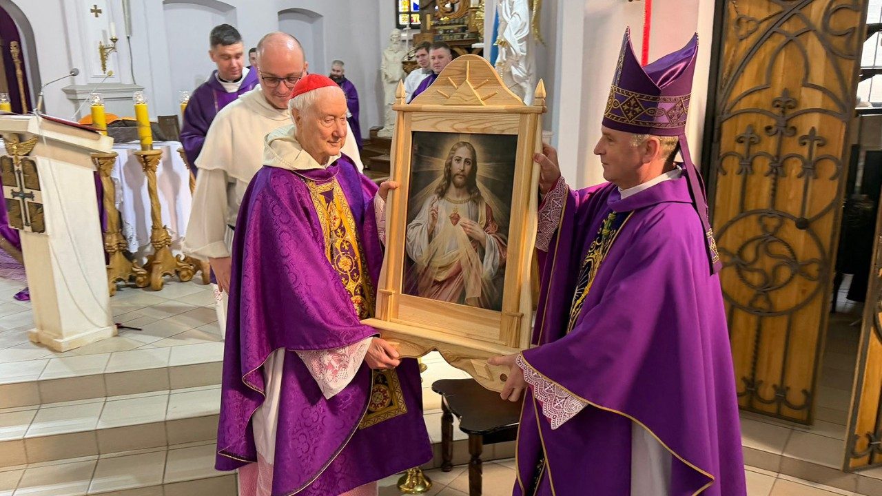 Card. Radcliffe visits war-torn Ukraine, praises ‘great courage’ of people