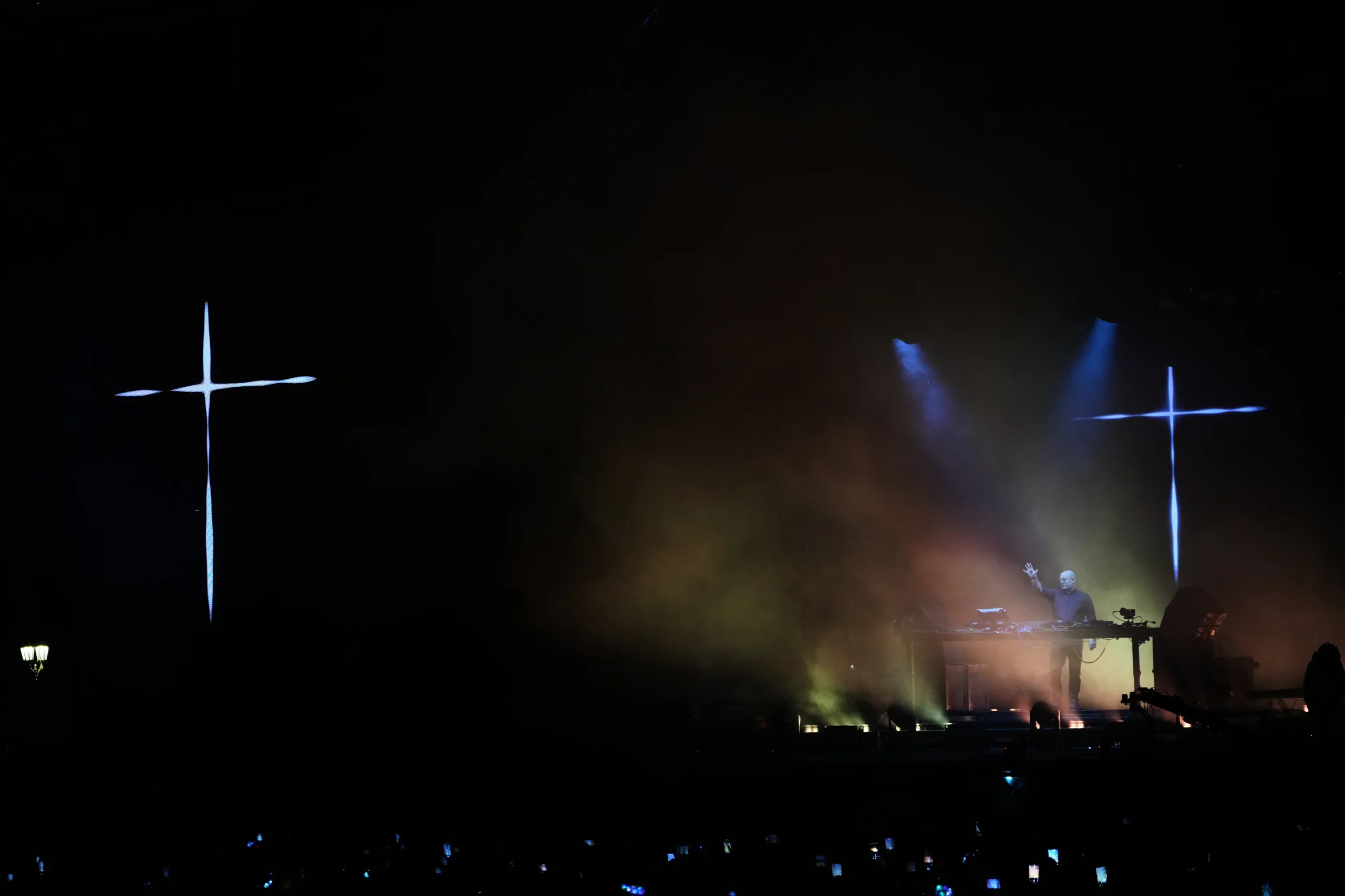 Padre Rave Padre Guilherme hosts rave in Argentina’s capital honoring late Pope ...