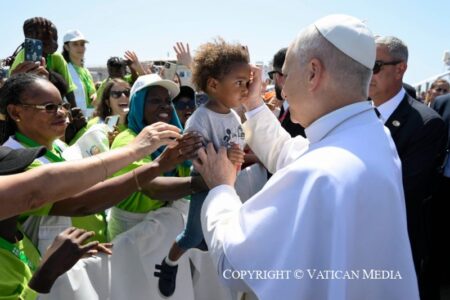 In Canary Islands, pope puts a spotlight on tragedies of migration